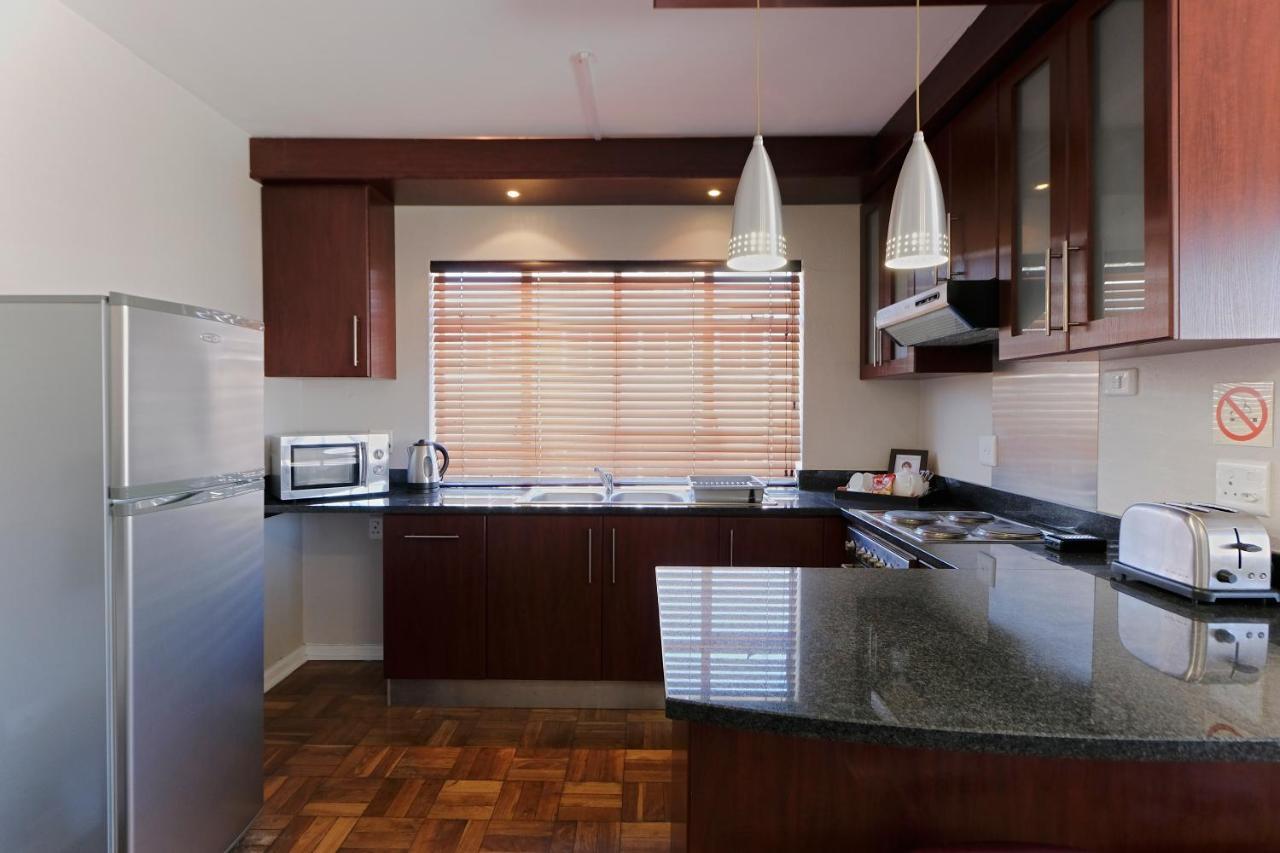 10 On Cape Self Catering Apartments ポート・エリザベス エクステリア 写真