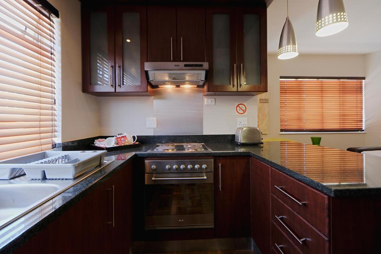 10 On Cape Self Catering Apartments ポート・エリザベス エクステリア 写真