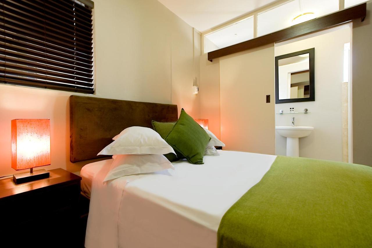 10 On Cape Self Catering Apartments ポート・エリザベス エクステリア 写真