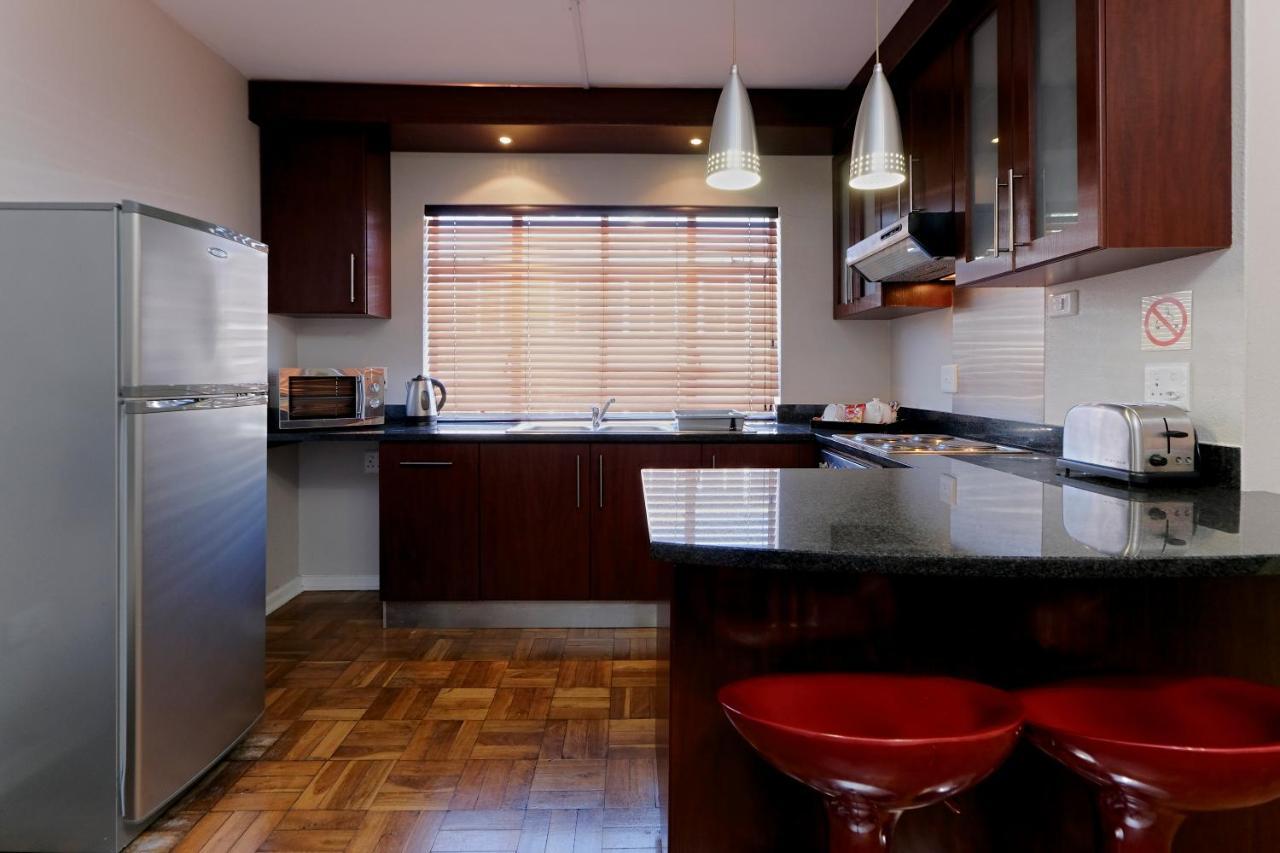 10 On Cape Self Catering Apartments ポート・エリザベス エクステリア 写真