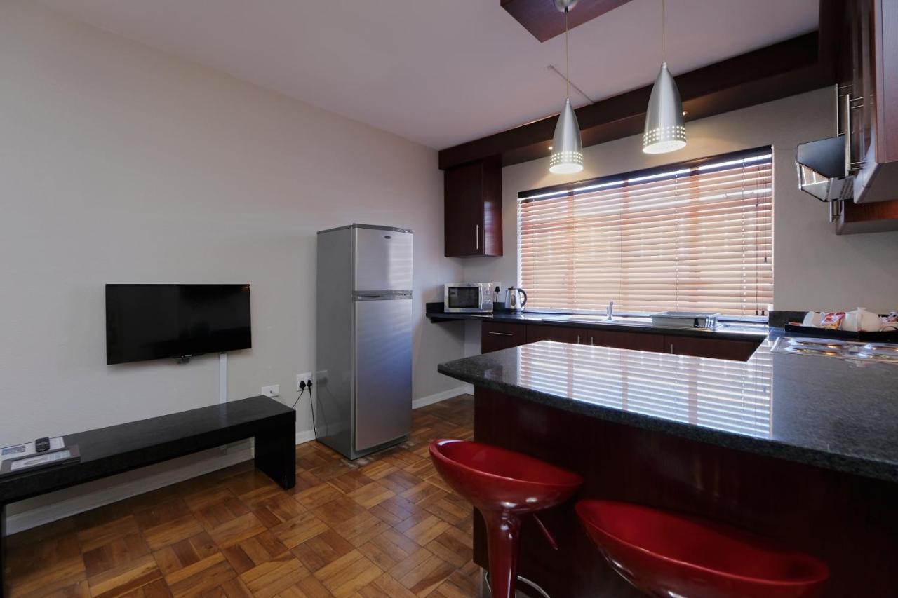 10 On Cape Self Catering Apartments ポート・エリザベス エクステリア 写真