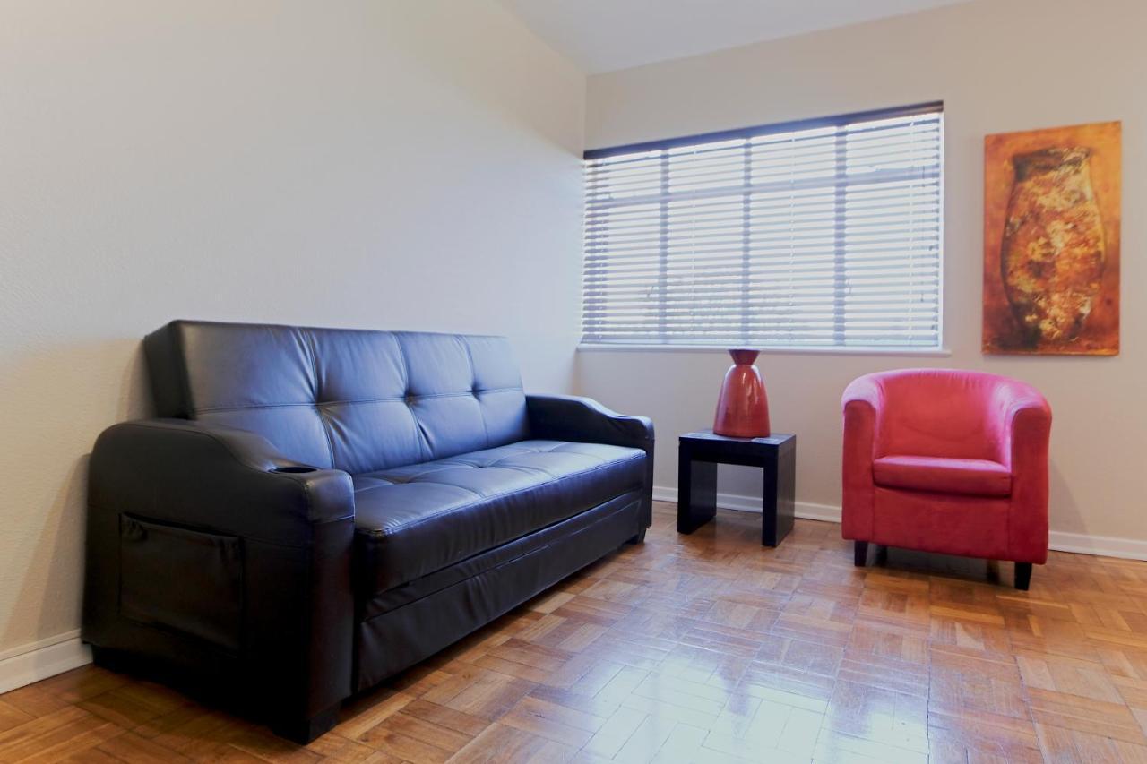 10 On Cape Self Catering Apartments ポート・エリザベス エクステリア 写真